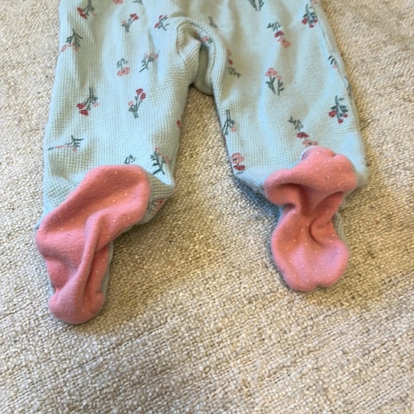 Carter’s just one you Infant Girls 6 month PJ bundle of 2 - Picture 5 of 12